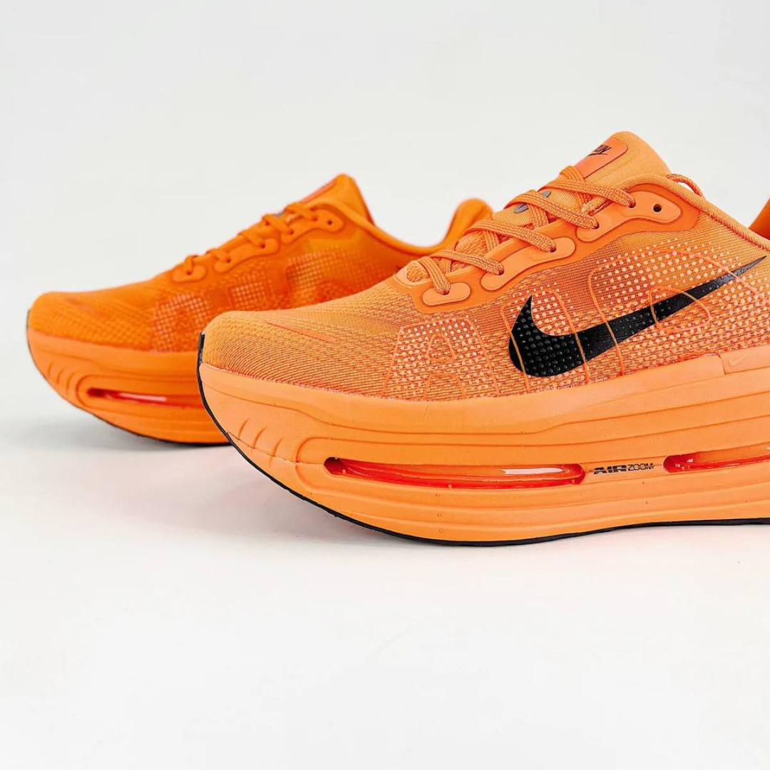 Tênis Nike Vomero Premium - Laranja