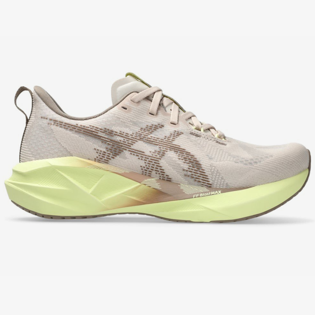 Tênis Asics Novablast 5 - Bege/Marrom