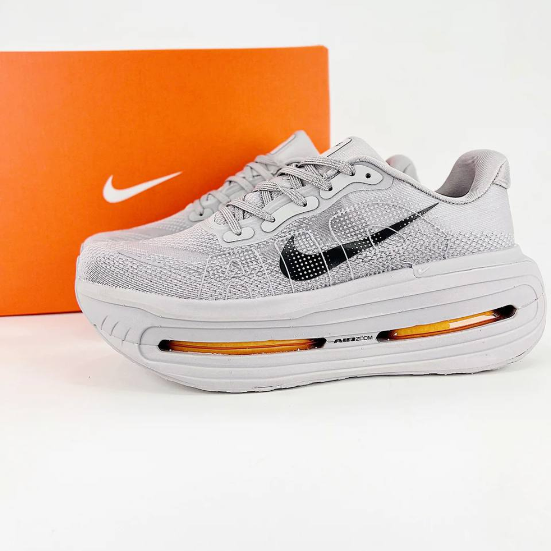 Tênis Nike Vomero Premium - Cinza/Laranja