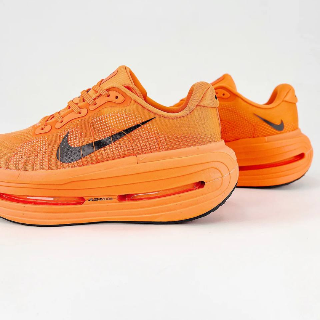 Tênis Nike Vomero Premium - Laranja