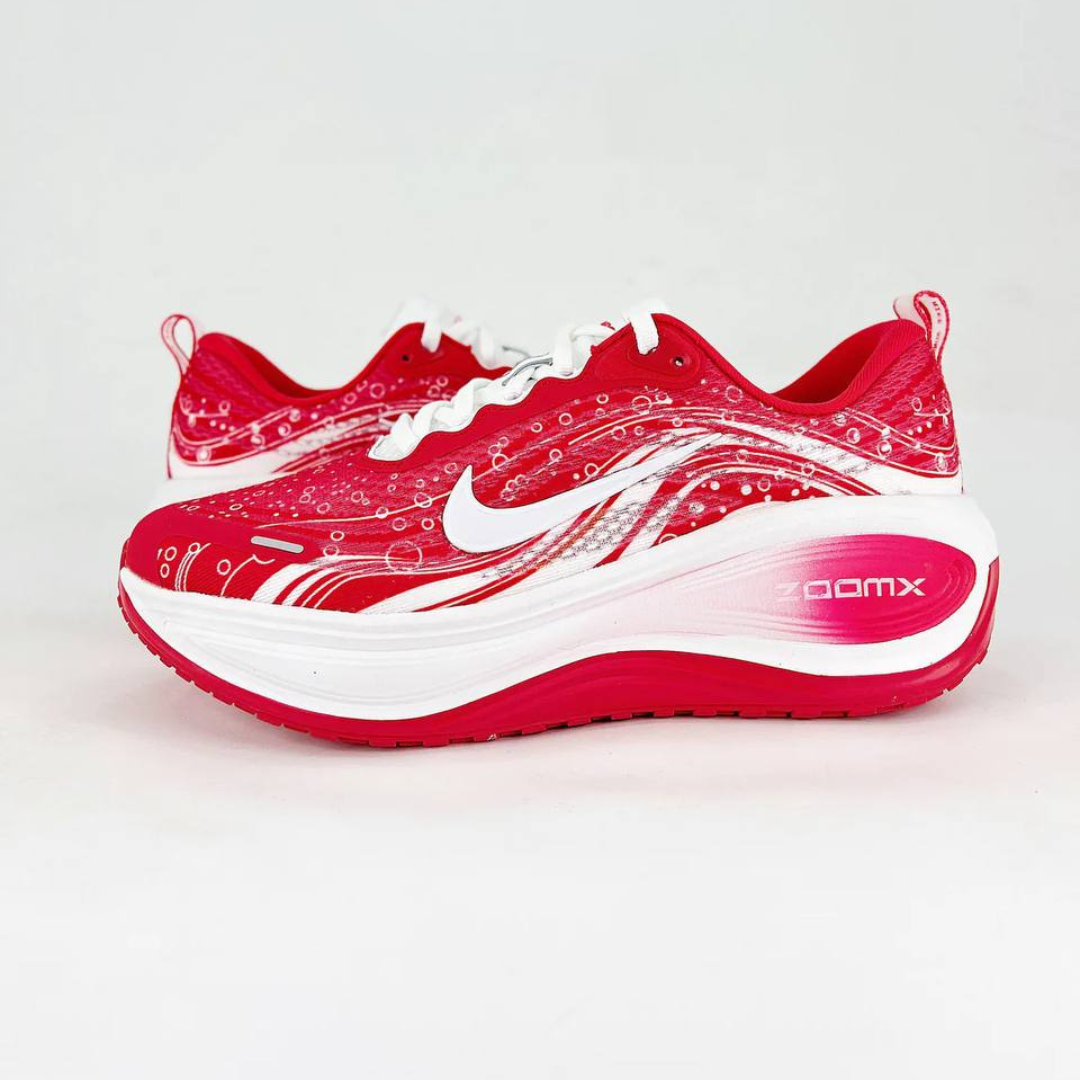 Tênis Nike Vomero Plus - Vermelho Carmim/Branco