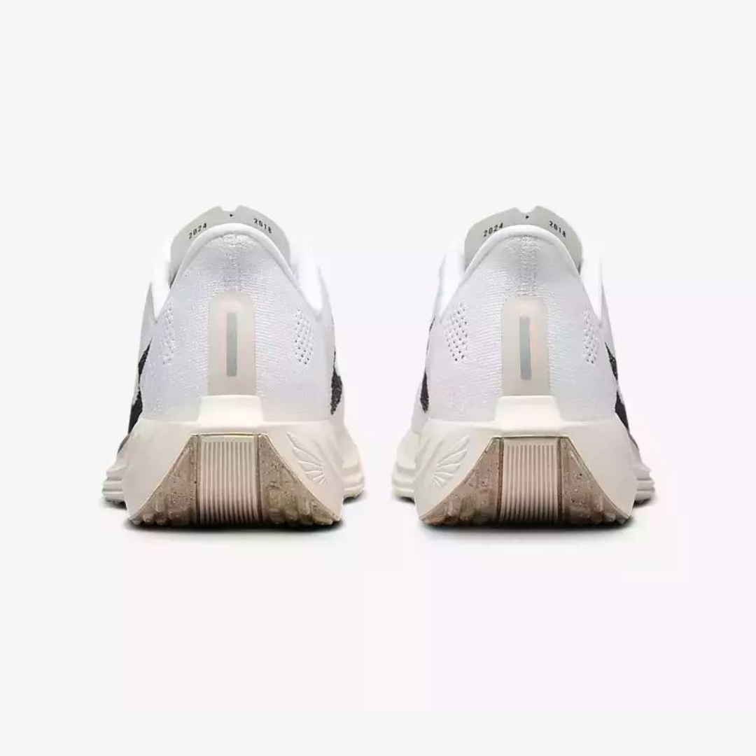Tênis Nike Air Zoom Pegasus Plus - Branco/Bege