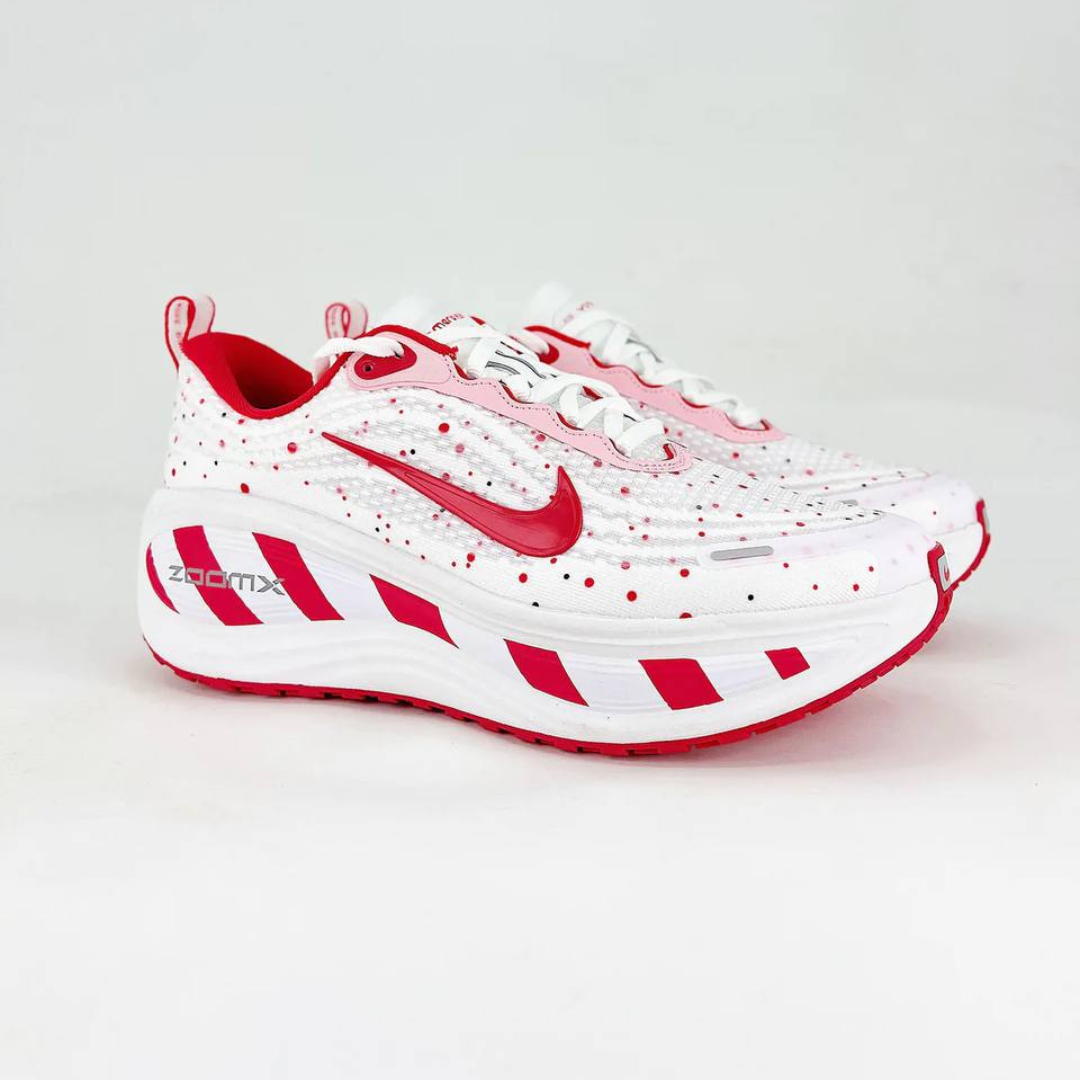 Tênis Nike Vomero Plus - Branco/Vermelho Carmim