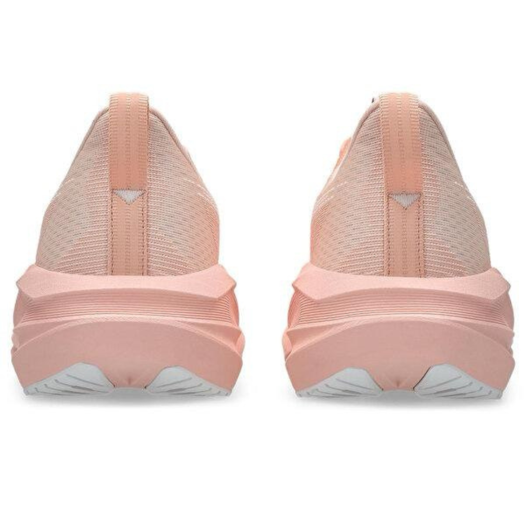 Tênis Asics Novablast 5 - Rosa