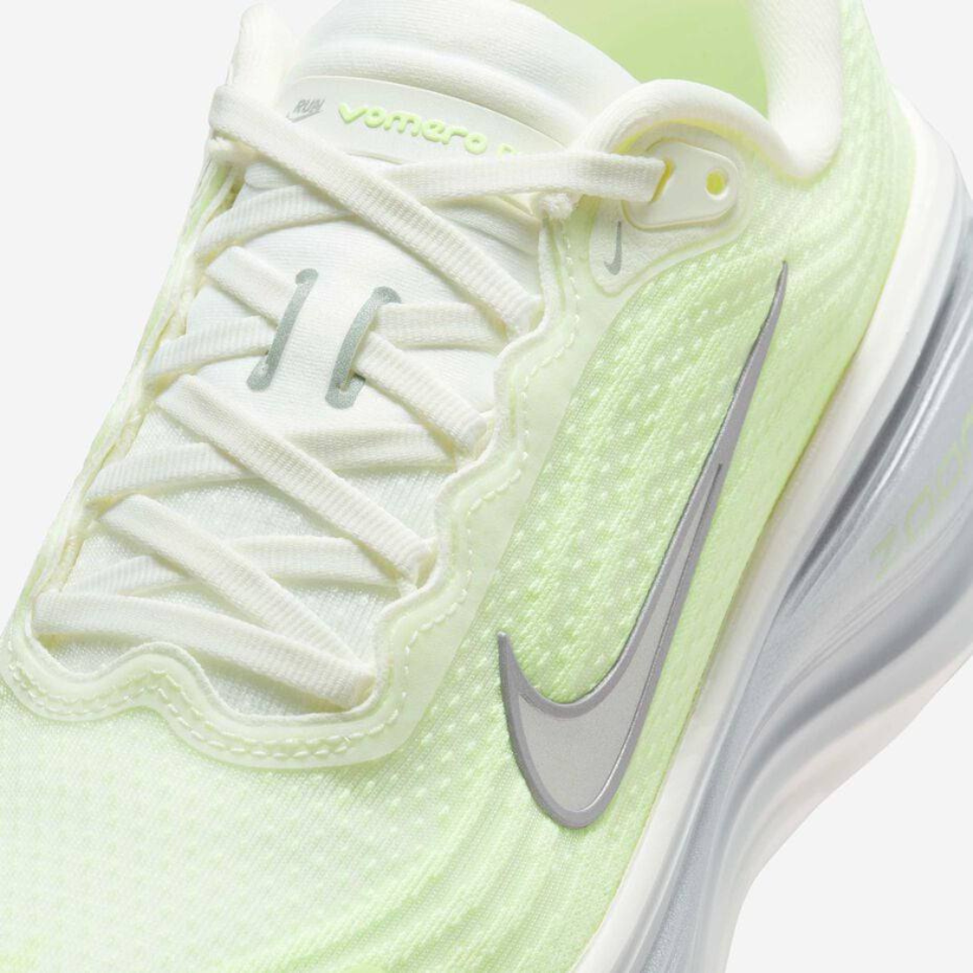 Tênis Nike Vomero Plus - Verde/Platinum