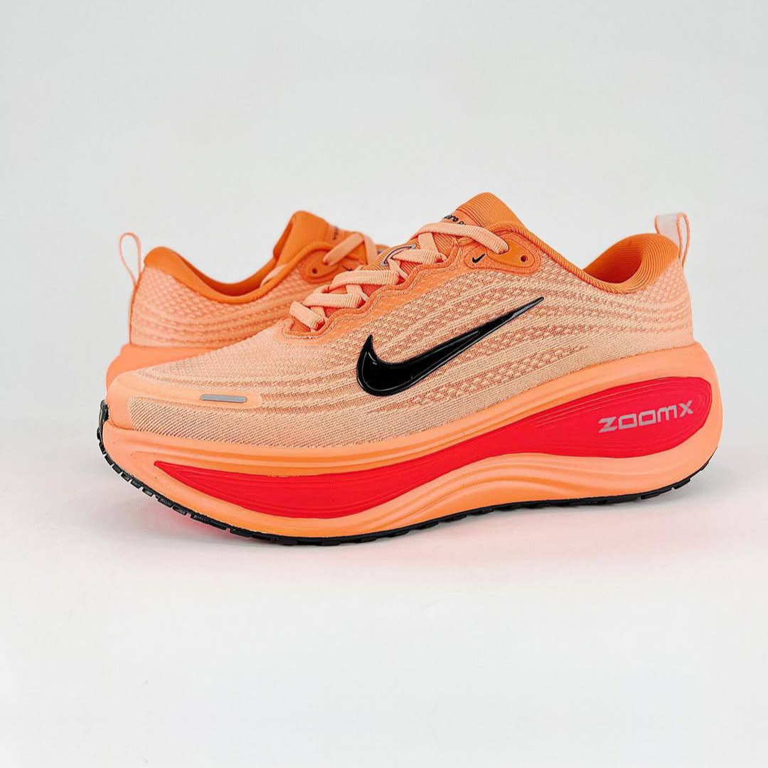 Tênis Nike Vomero Plus - Laranja/Vermelho