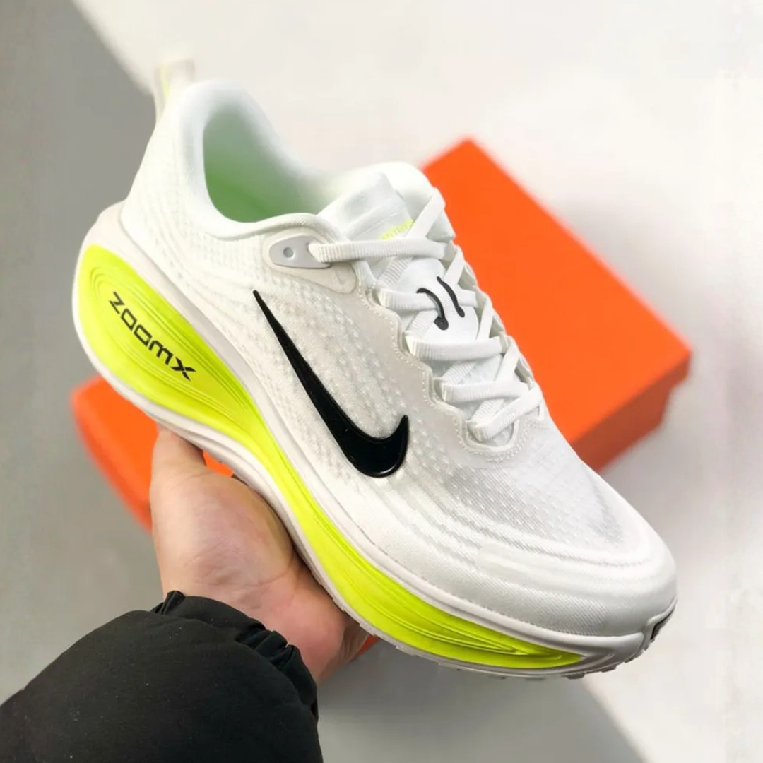 Tênis Nike Vomero Plus - Branco/Verde