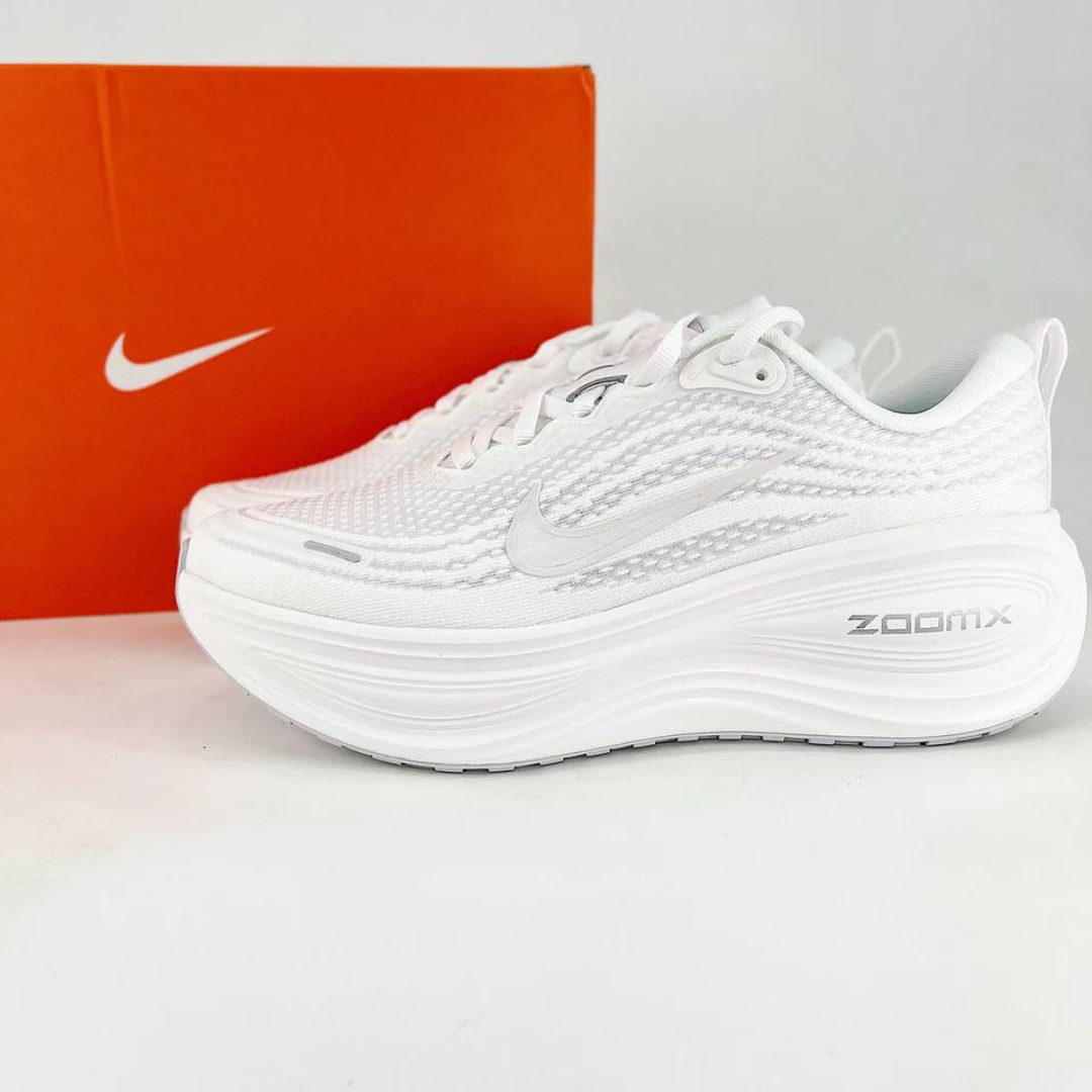 Tênis Nike Vomero Plus - Branco