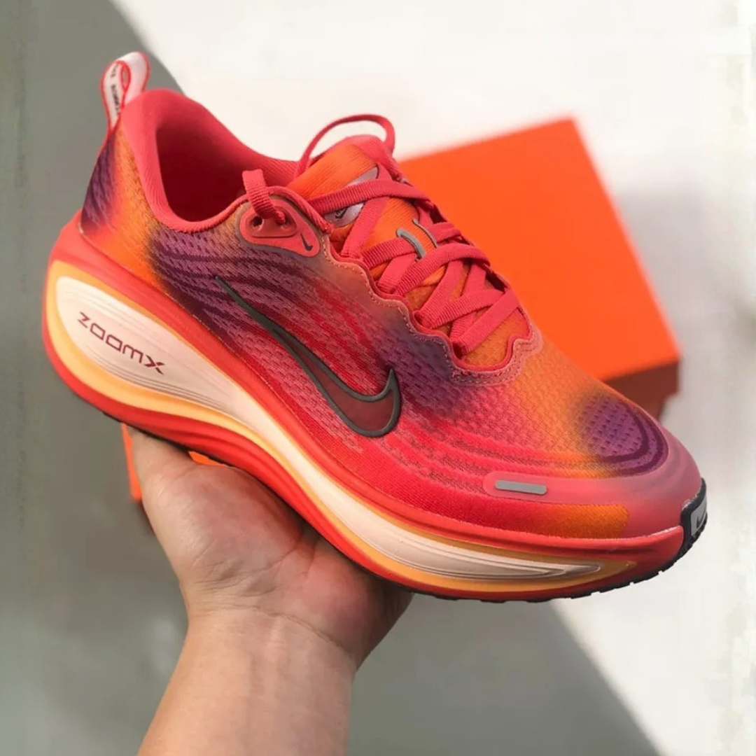 Tênis Nike Vomero Plus SE - Sunset