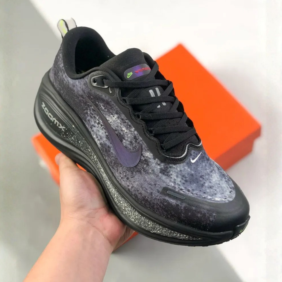 Tênis Nike Vomero Plus - Oatmeal/Anthracite