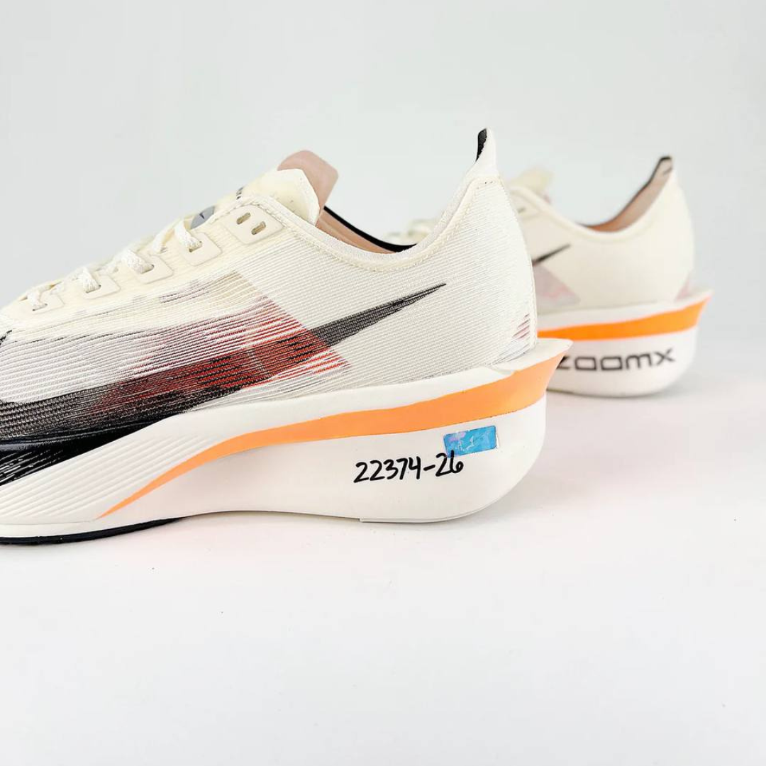 Tênis Nike ZoomX VaporFly 4 Bege/Laranja