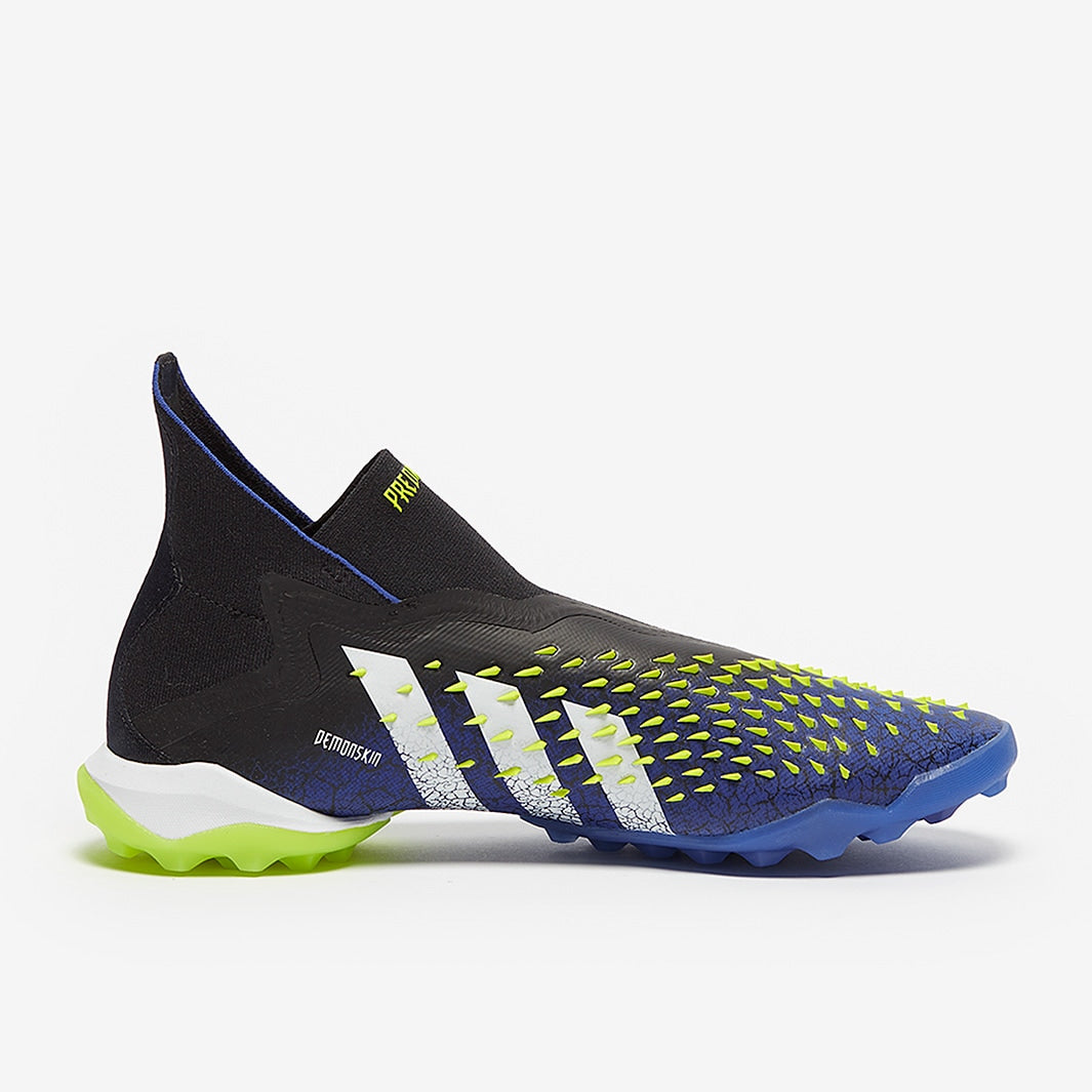 Chuteira Adidas Predator Freak + Society Superlative