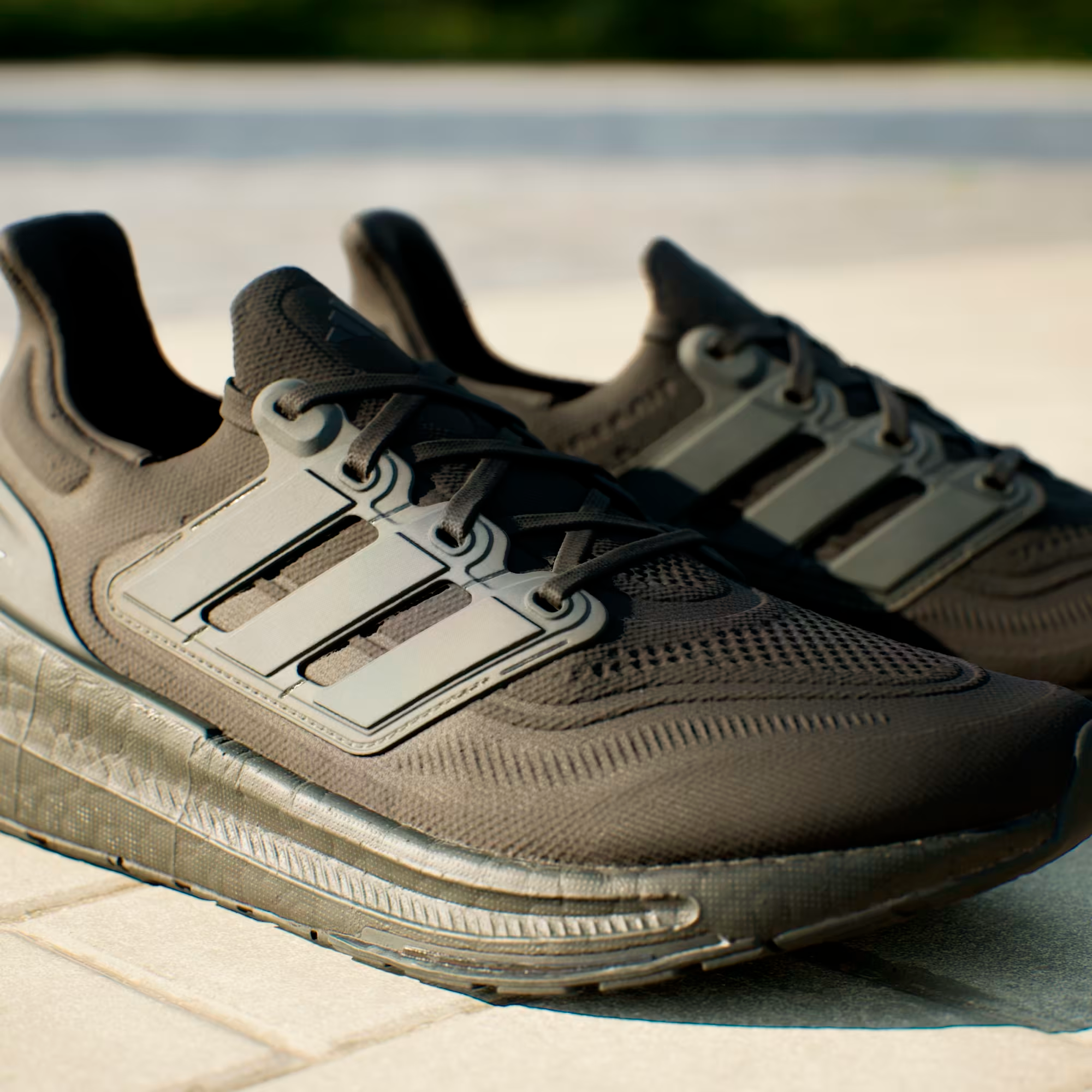 Tênis Adidas Ultraboost Light 23 All Black