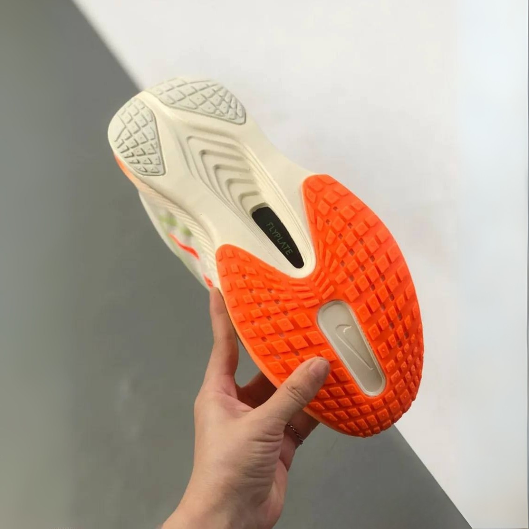 Tênis Nike Zoom Fly 6 - Bege/Laranja
