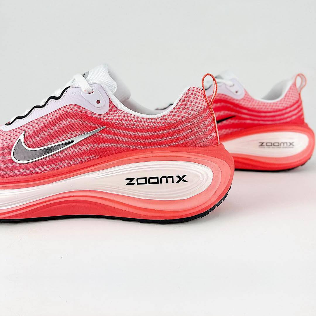 Tênis Nike Vomero Plus - Vermelho/Branco