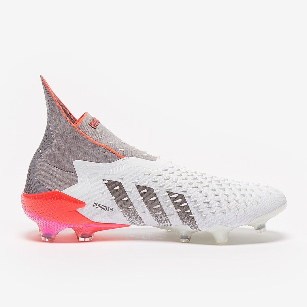 Chuteira Adidas Predator Freak + White Spark