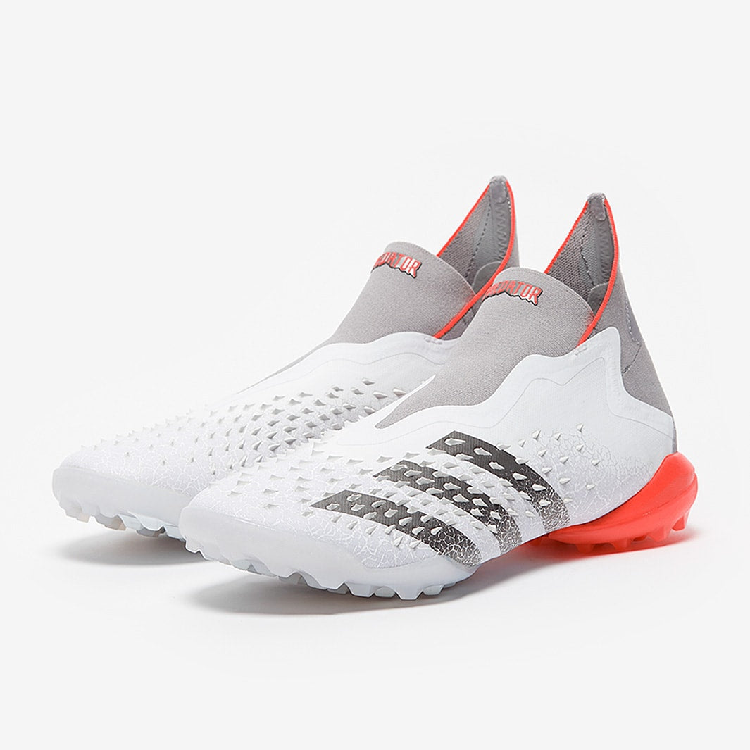 Chuteira Adidas Predator Freak + Society White Spark