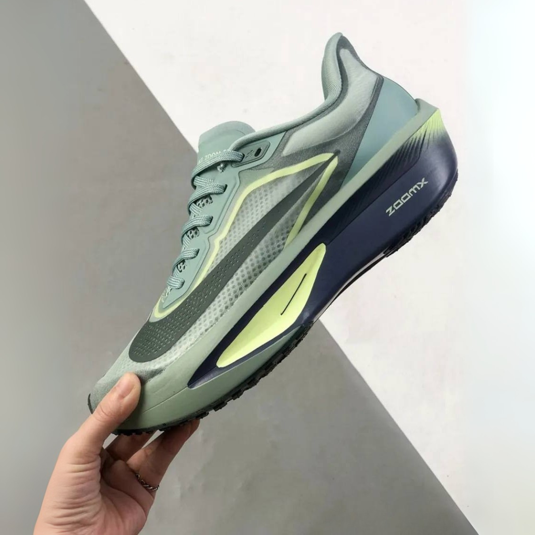 Tênis Nike Zoom Fly 6 - Verde Oliva