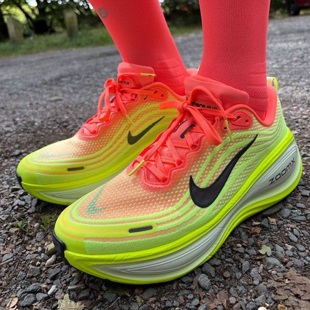 Tênis Nike Vomero Plus - Verde/Vermelho