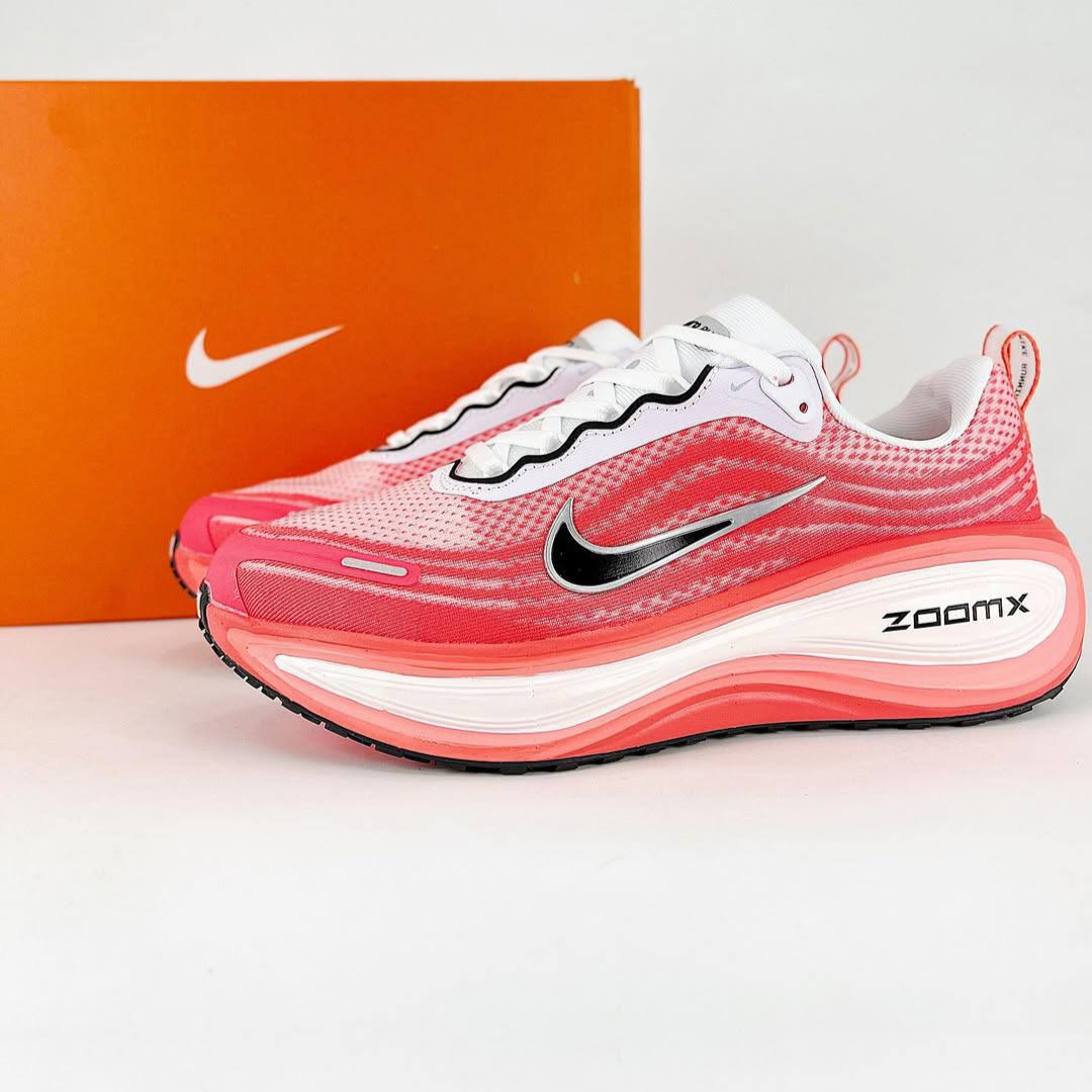 Tênis Nike Vomero Plus - Vermelho/Branco