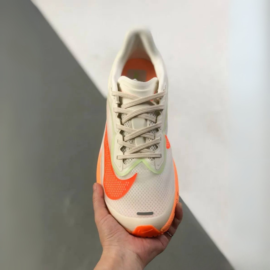Tênis Nike Zoom Fly 6 - Bege/Laranja