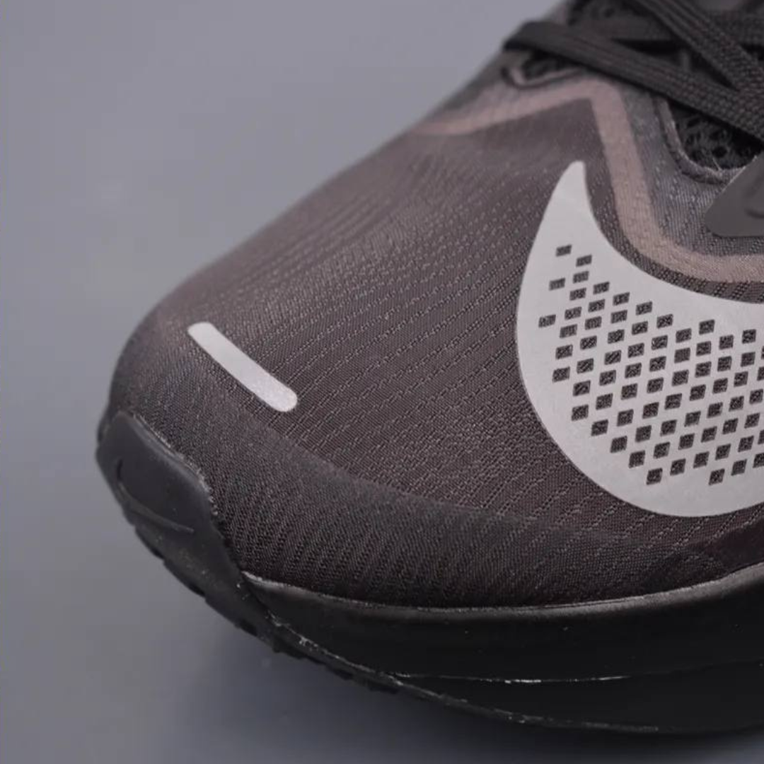 Tênis Nike Zoom Fly 6 - Preto/Branco