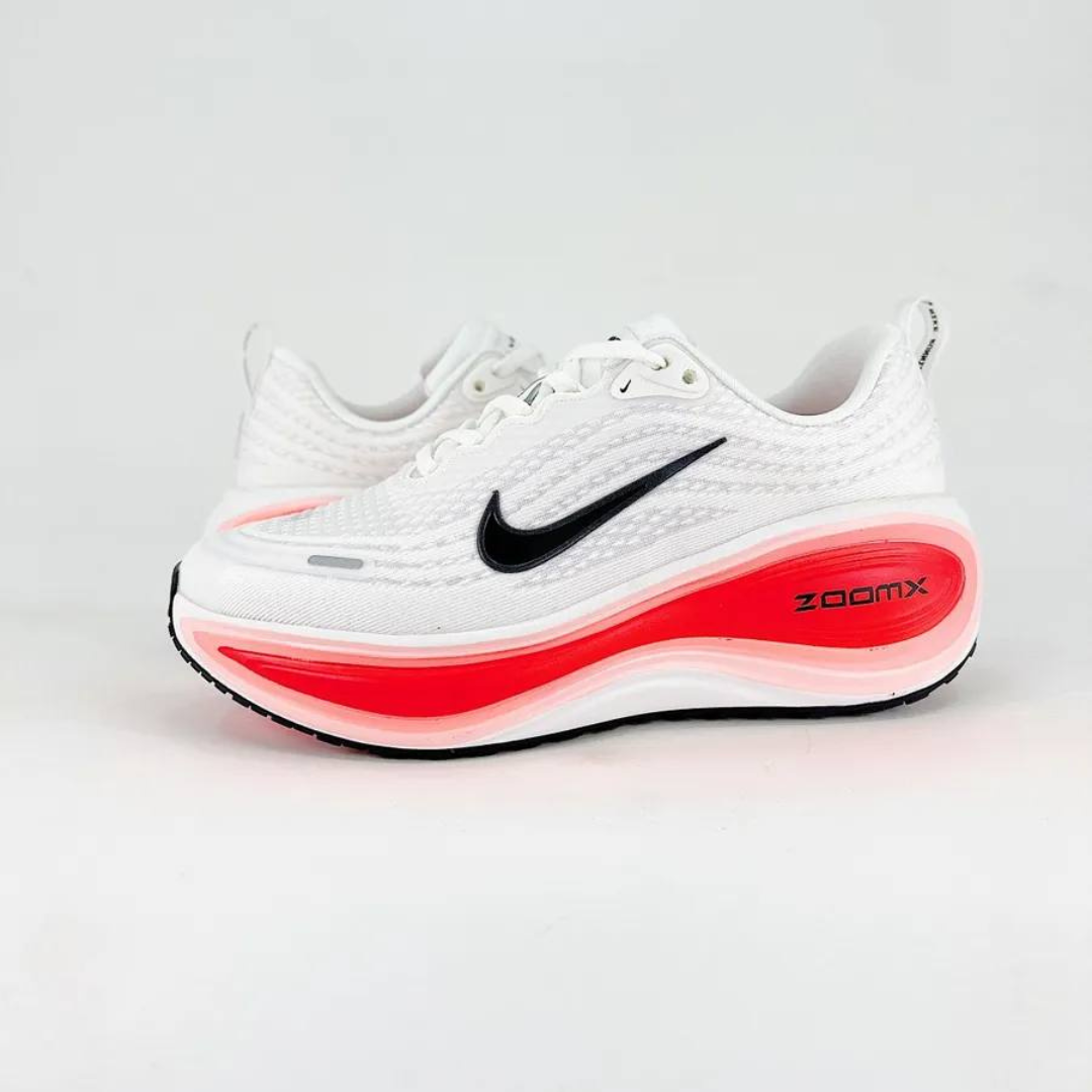 Tênis Nike Vomero Plus - Branco/Vermelho