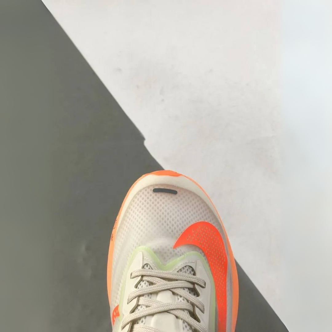 Tênis Nike Zoom Fly 6 - Bege/Laranja