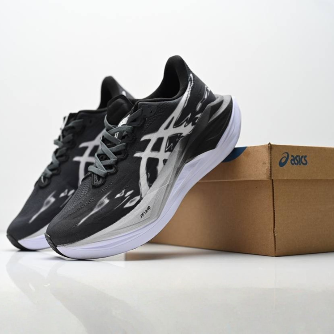 Tênis Asics Superblast 3 - Unissex - Preto/Branco/Cinza