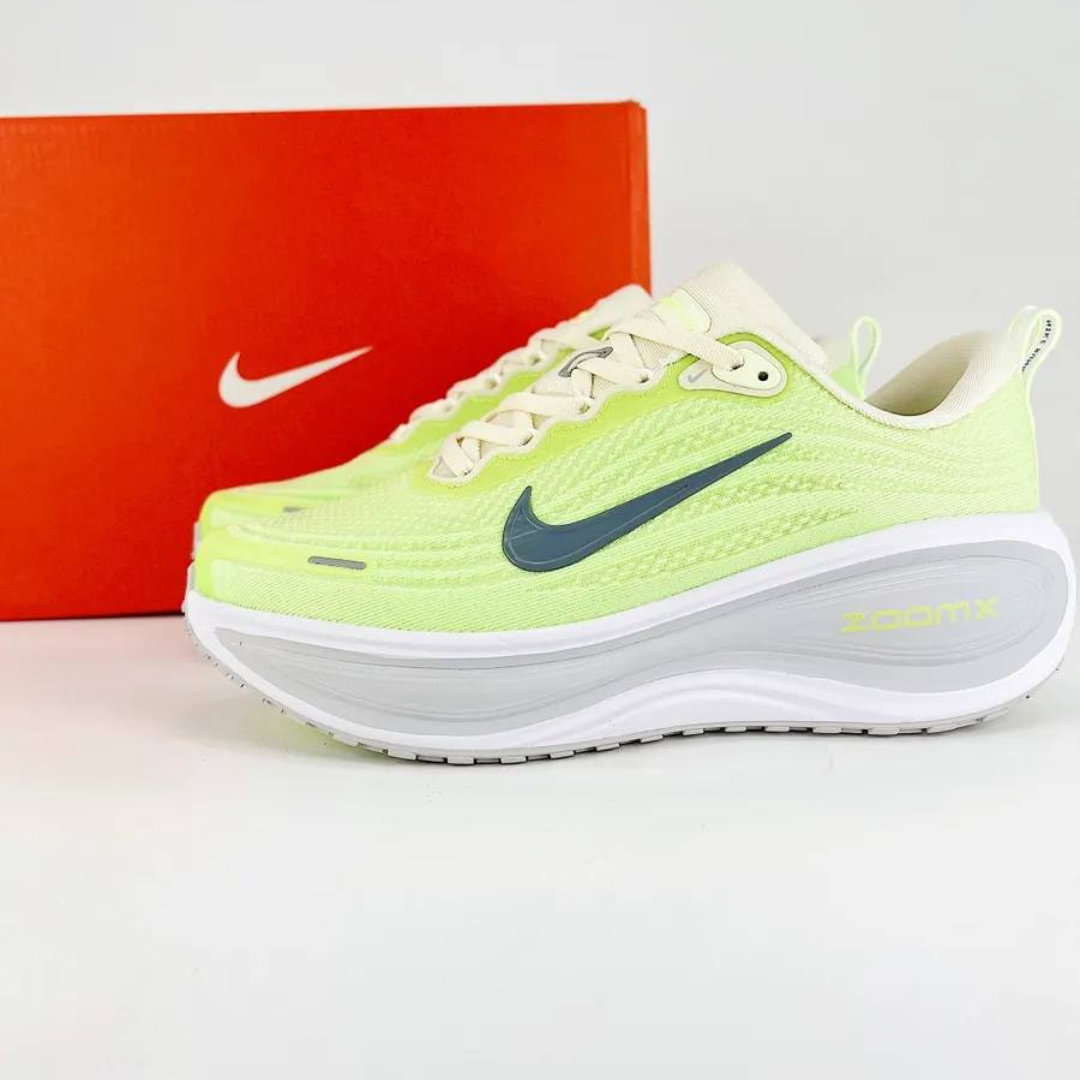 Tênis Nike Vomero Plus - Verde/Cinza