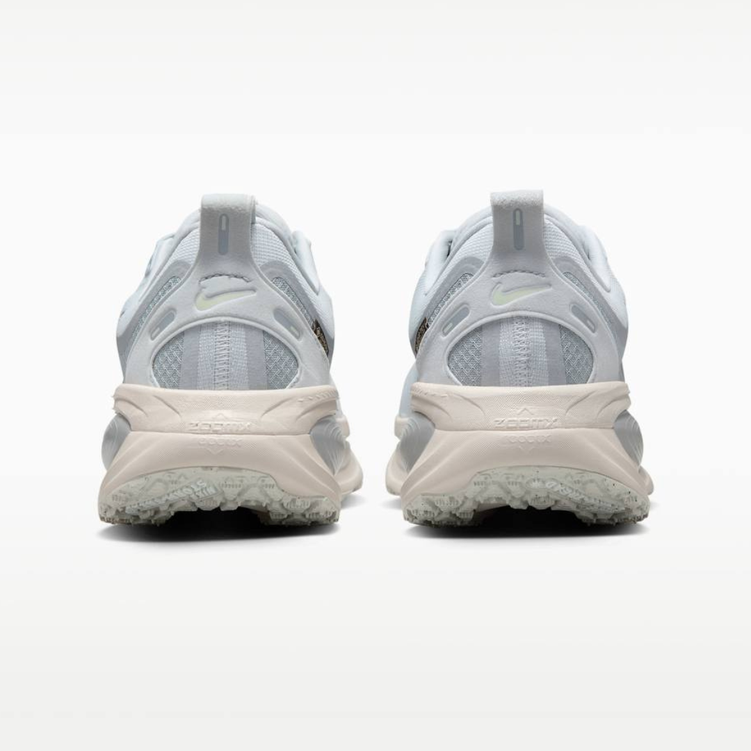 Tênis Nike Vomero 18 GORE-TEX - Cinza Metálico