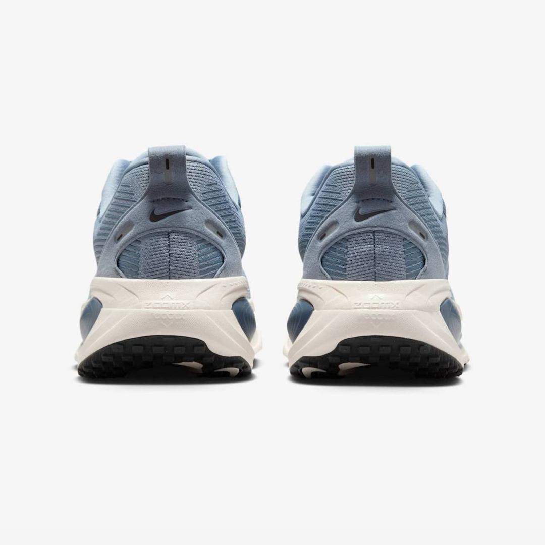 Tênis Nike Vomero 18 - Azul Jeans