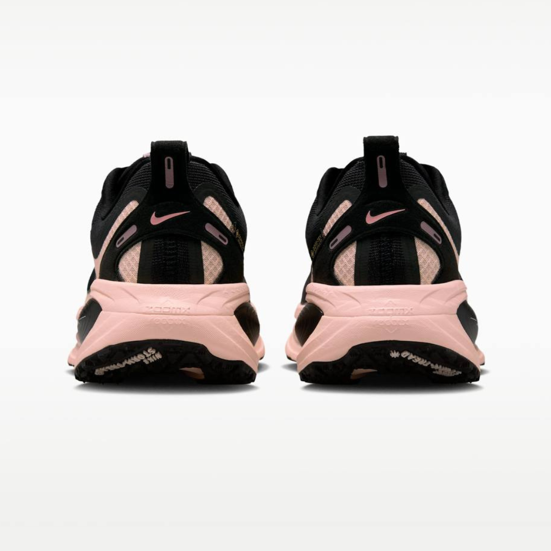 Tênis Nike Vomero 18 GORE-TEX - Preto/Rosa Claro