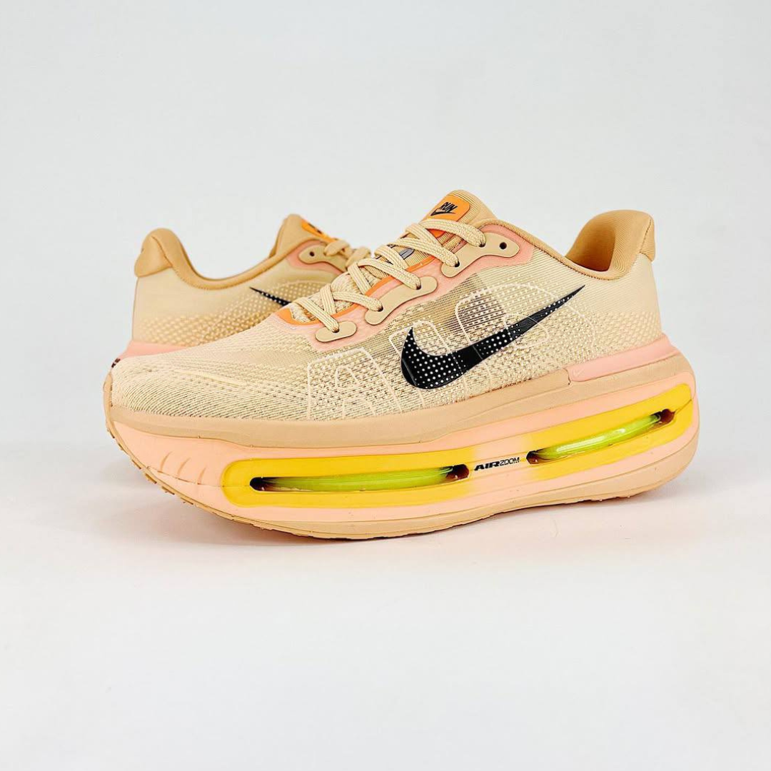 Tênis Nike Vomero Premium - Laranja/Preto
