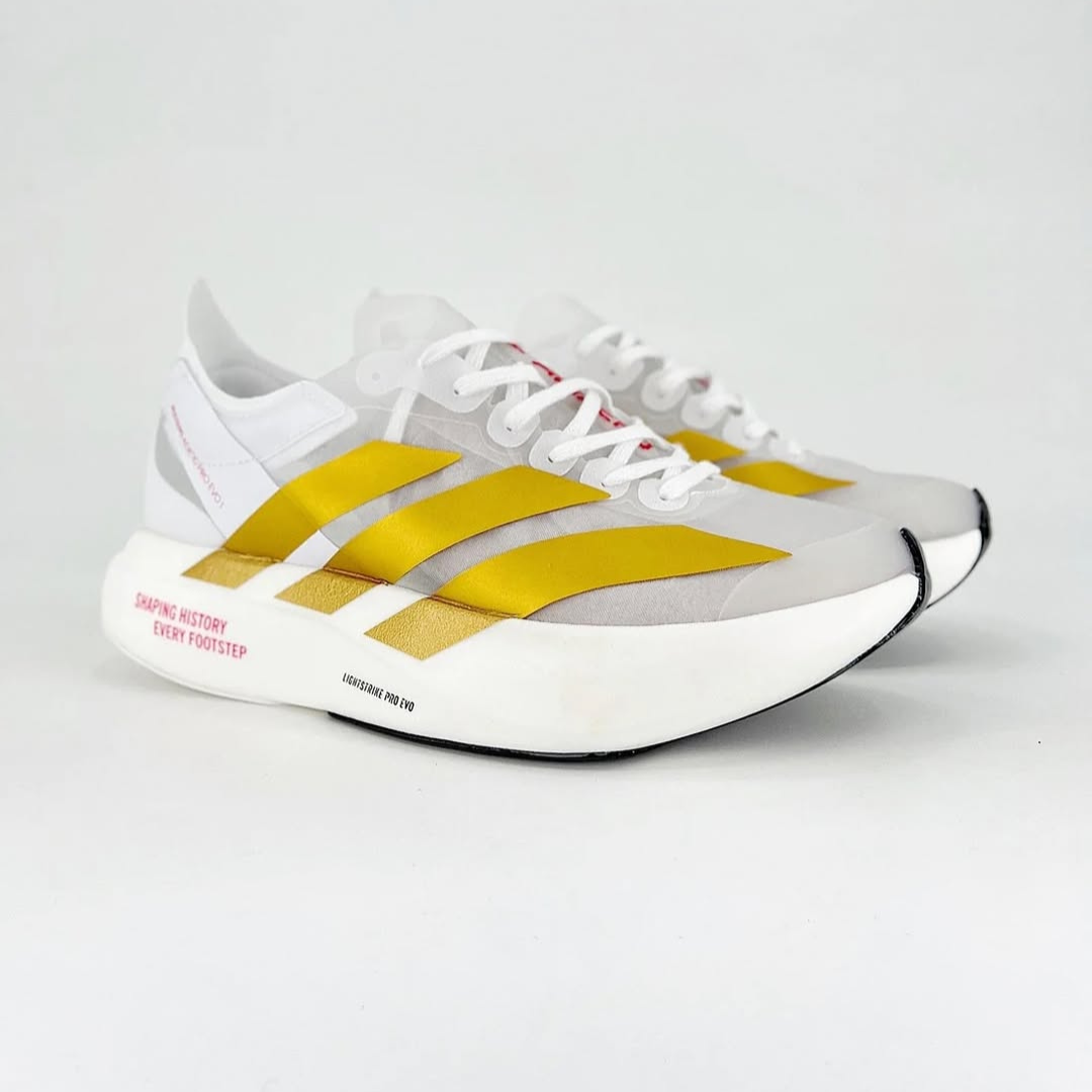 Tênis Adidas Adizero Adios PRO EVO 1 - Branco/Dourado