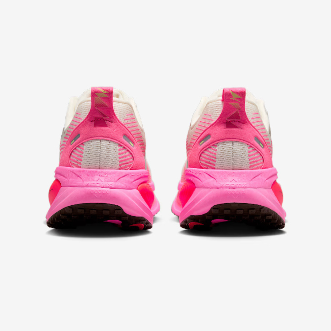 Tênis Nike Vomero 18 - Rosa/Bege