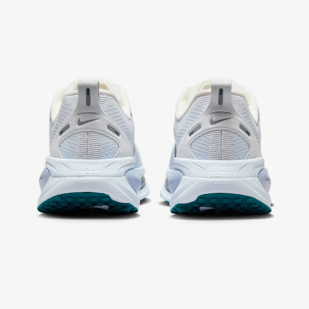 Tênis Nike Vomero 18 - Branco/Verde