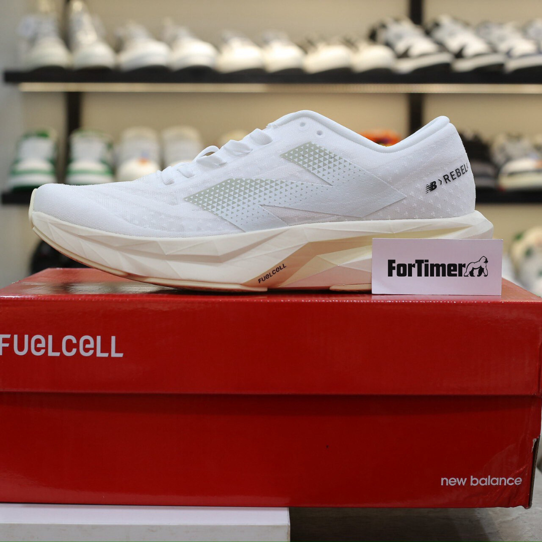 Tênis New Balance FuelCell Rebel V4 - Branco/White