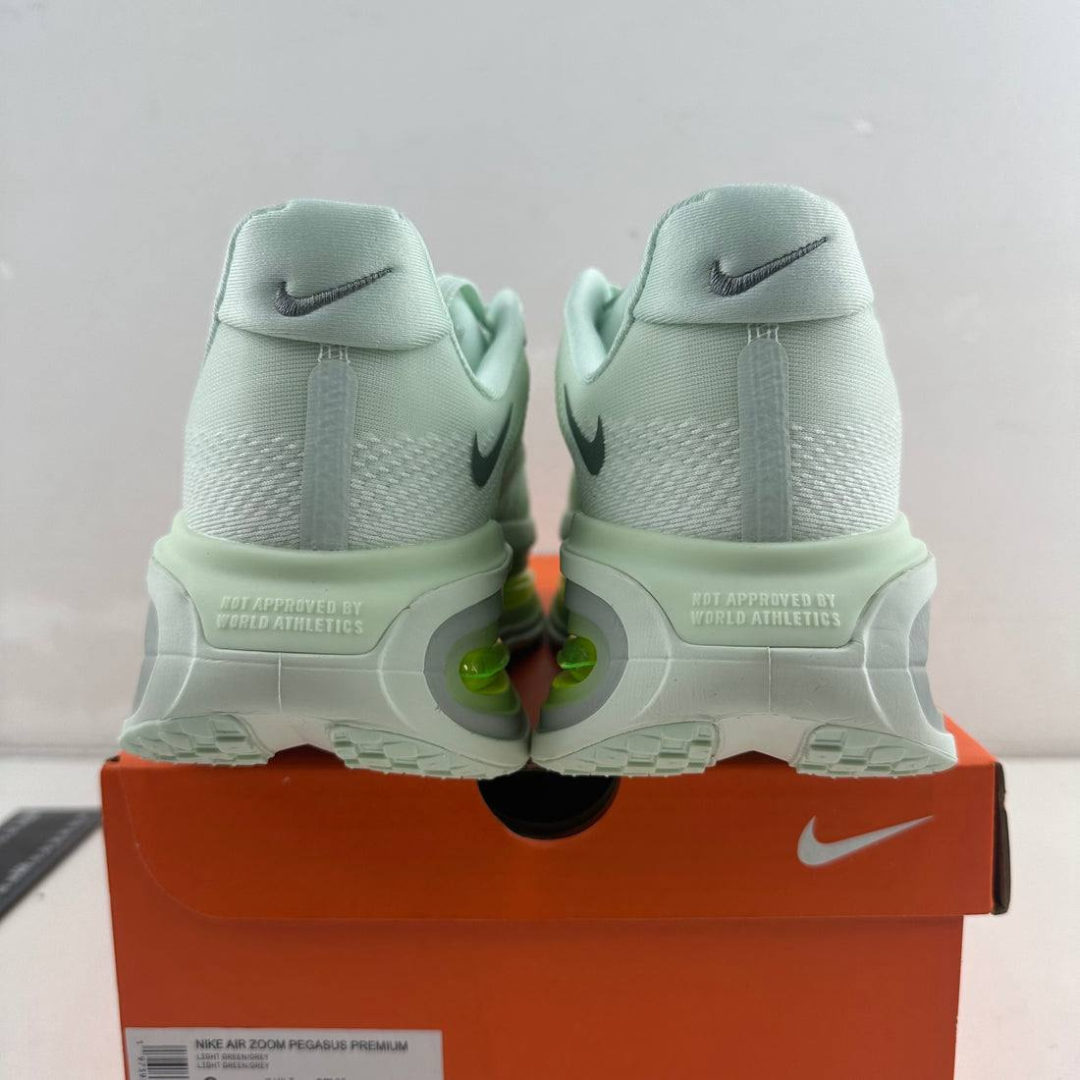 Tênis Nike Vomero Premium - Barely Volt