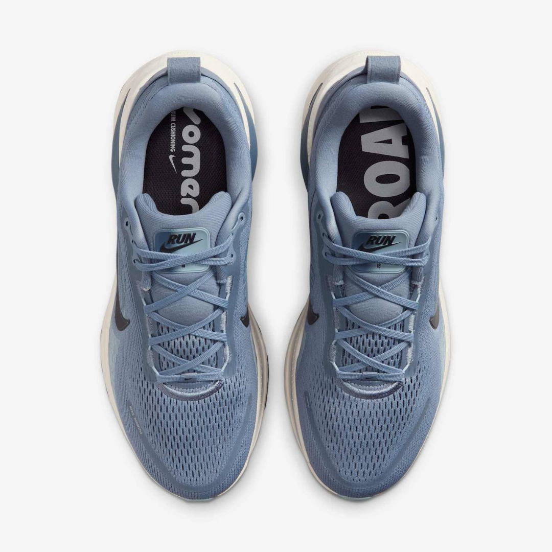 Tênis Nike Vomero 18 - Azul Jeans