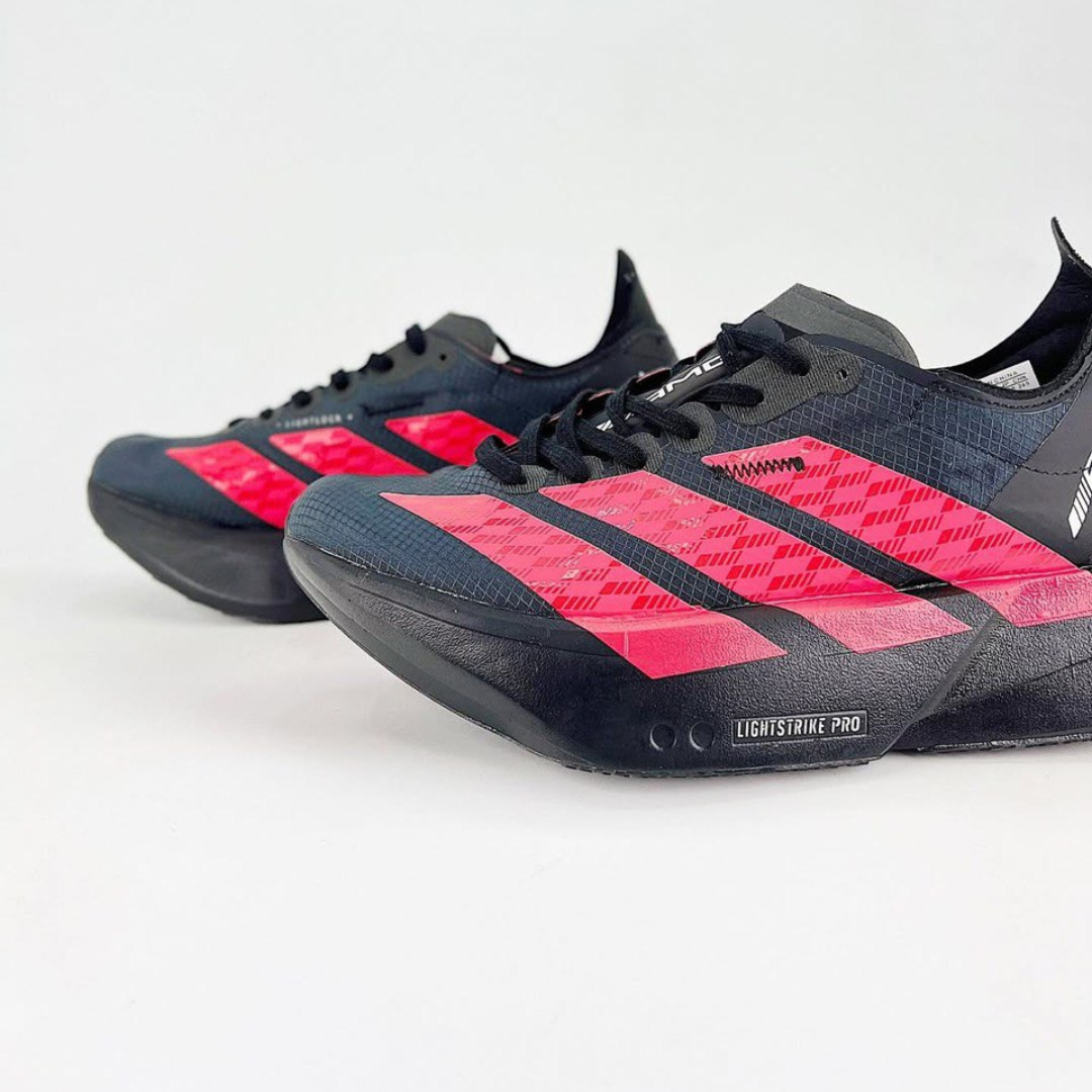 Tênis Adidas Adizero Adios Pro 4 Mercedes AMG Preto/Vermelho Lúcido