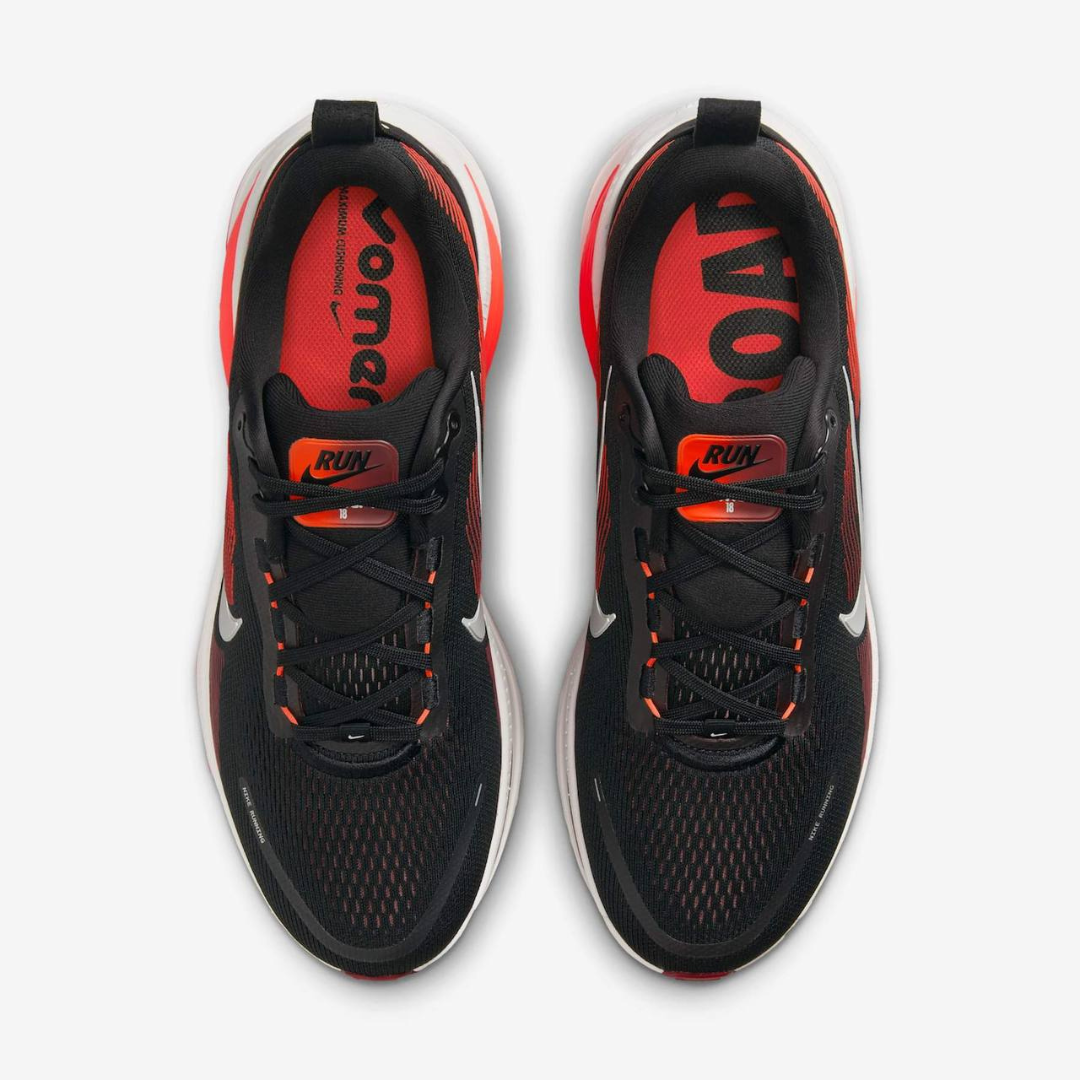 Tênis Nike Vomero 18 - Preto/Vermelho