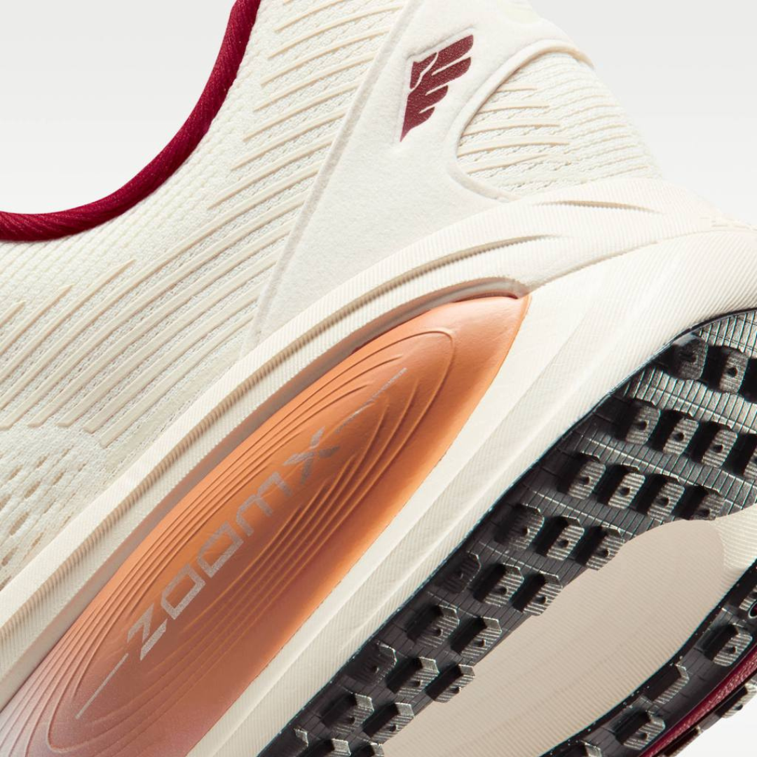 Tênis Nike Vomero 18 - Branco/Vermelho Vinho