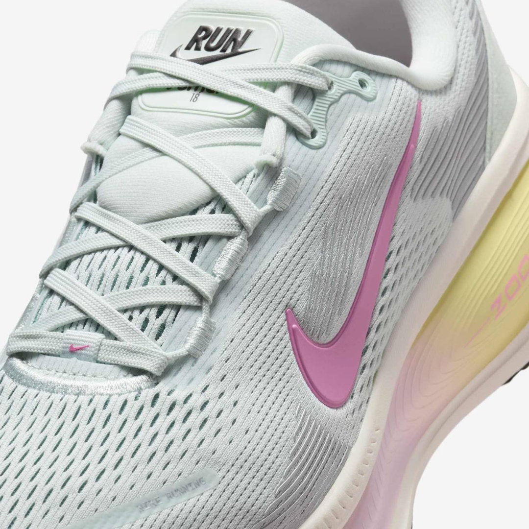 Tênis Nike Vomero 18 - Verde Água/Rosa