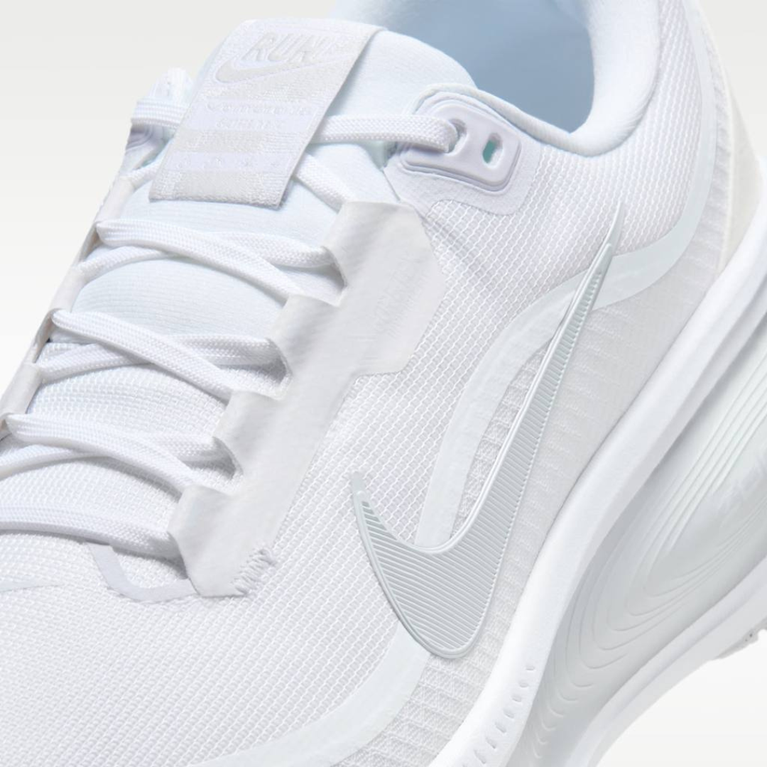 Tênis Nike Vomero 18 GORE-TEX - Branco/Cinza Metálico