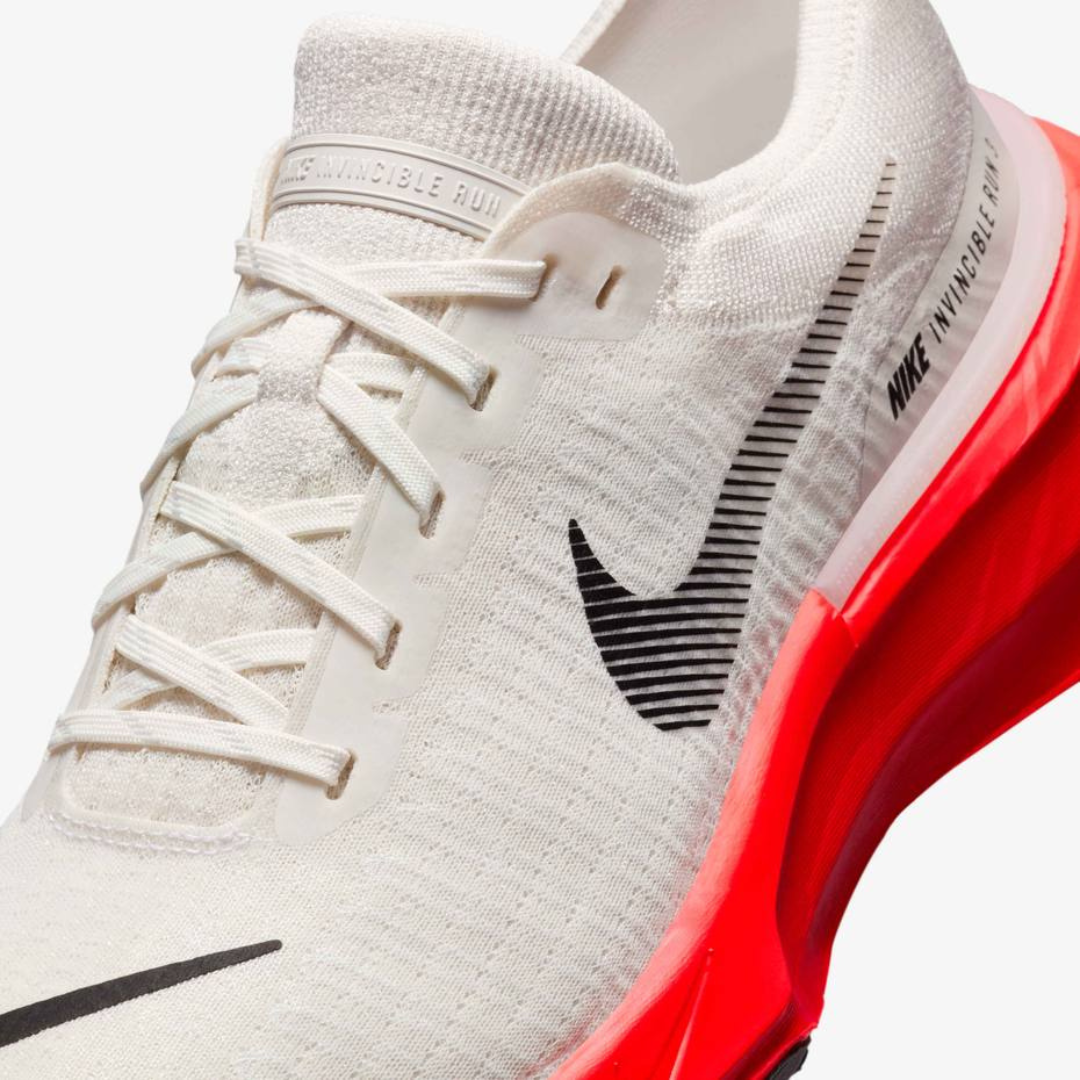 Tênis Nike Invincible Run 3 - Branco/Vermelho Neon