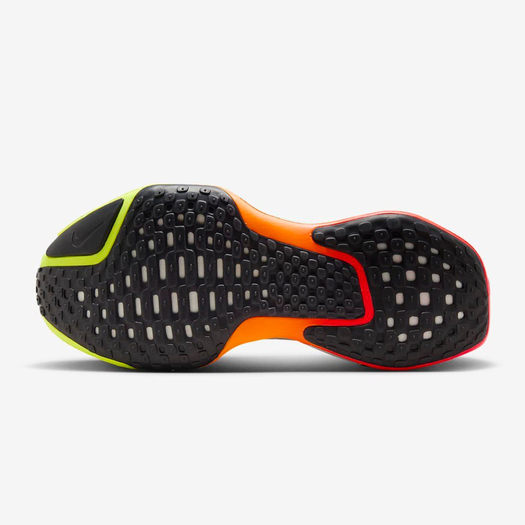 Tênis Nike Invincible Run 3 White Bright Crimson