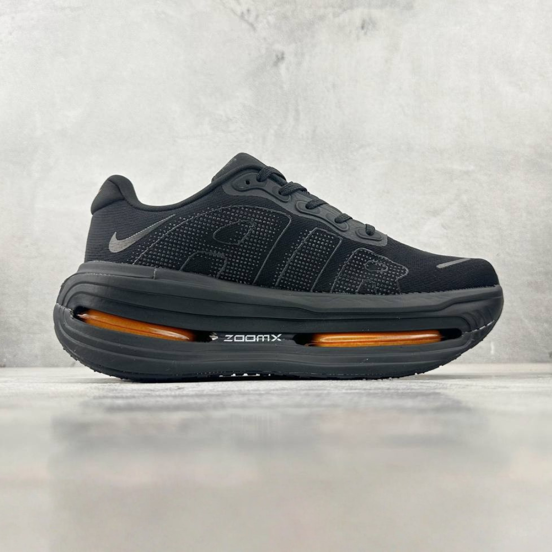 Tênis Nike Vomero Premium - Preto/Laranja
