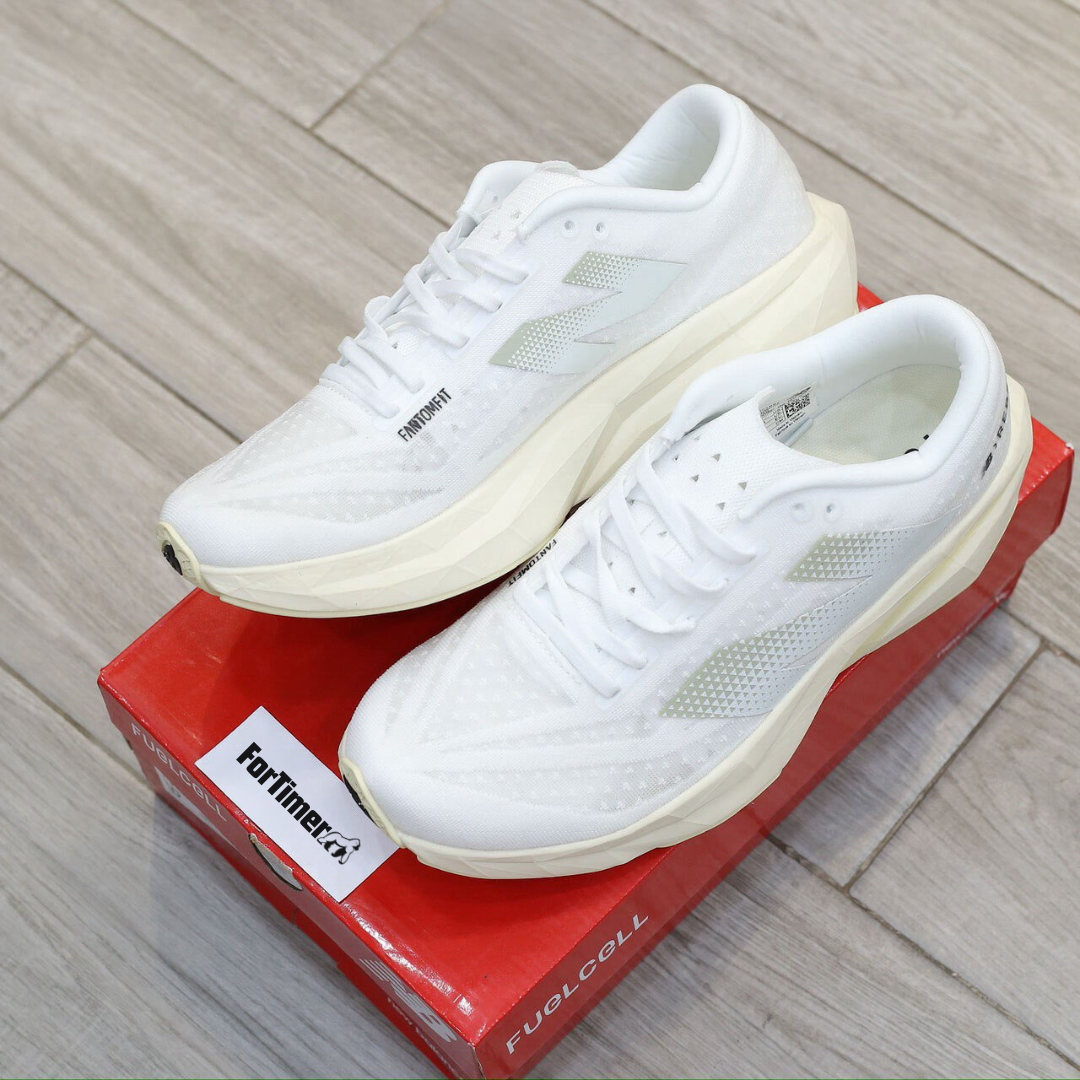 Tênis New Balance FuelCell Rebel V4 - Branco/White