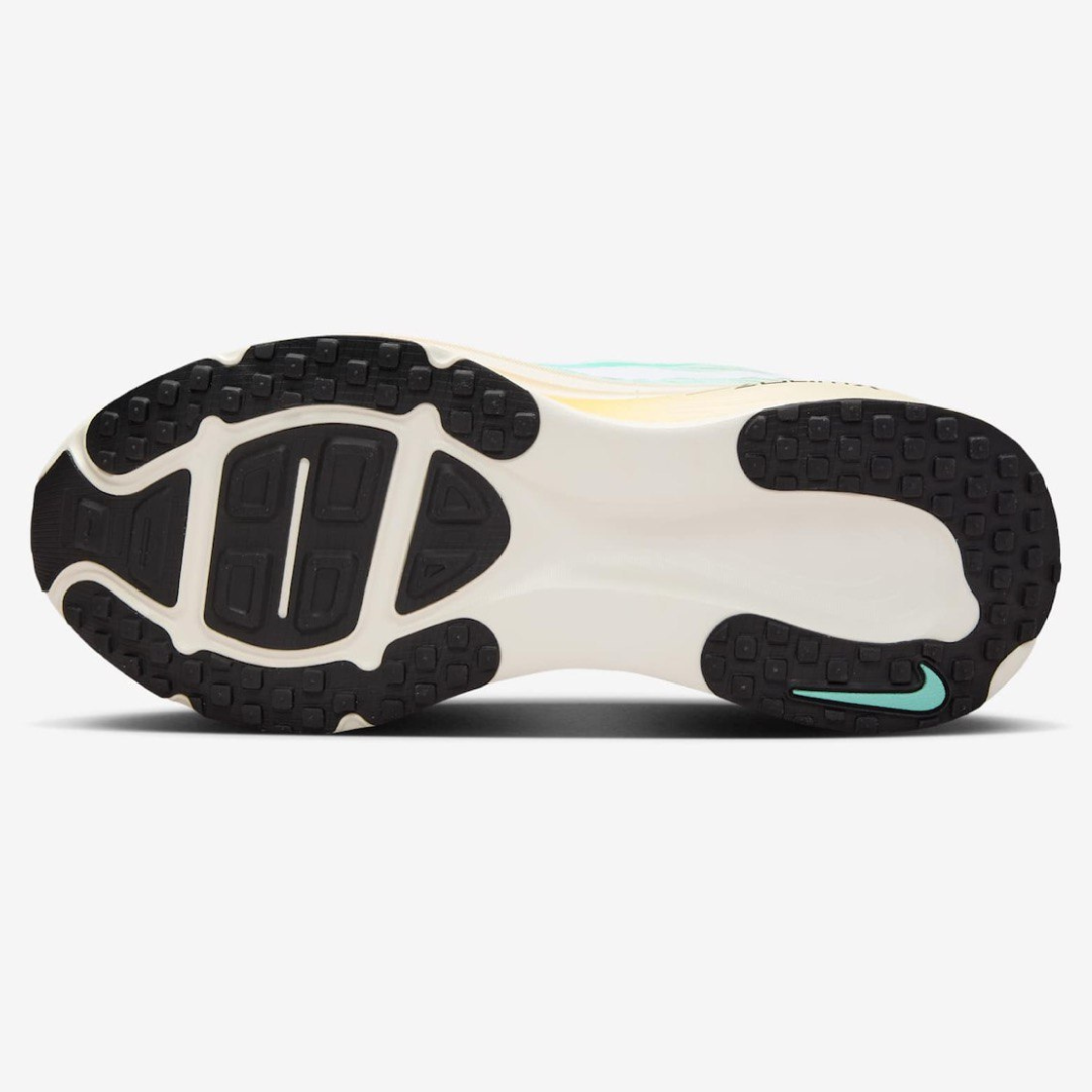 Tênis Nike Vomero 18 - Flash Aqua/Bege